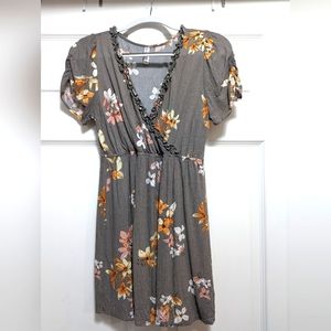Short dress or long tunic top size M Gray with flowers